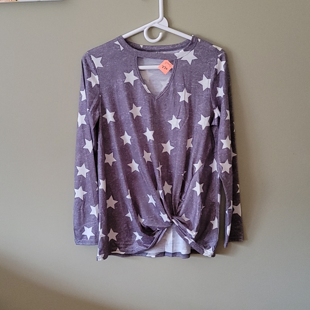 ☆☆ BRAND NEW ☆☆ Long sleeve  v neck